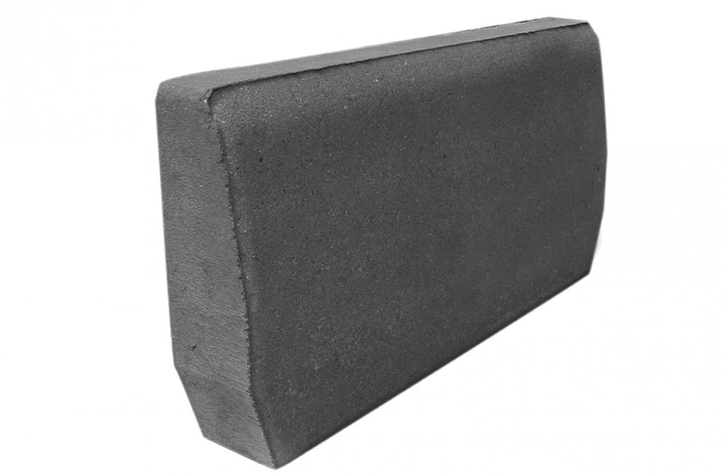 Sort 4,5x6,5x25x50 Plænekantsten